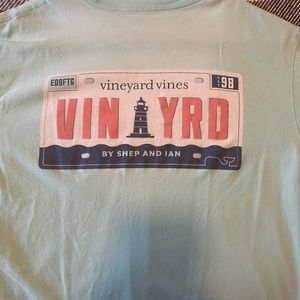 Vineyard vines t shirt